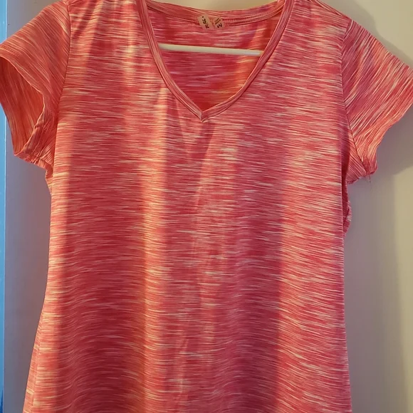 Women workout shirts 2 for $10 - Picture 2 of 2